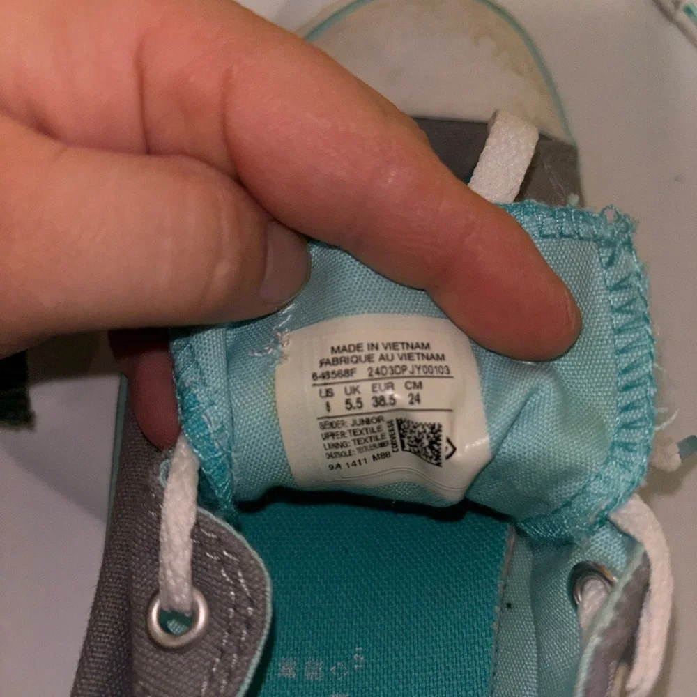 🌹 CONVERSE shoes size 8 - Picture 6 of 6